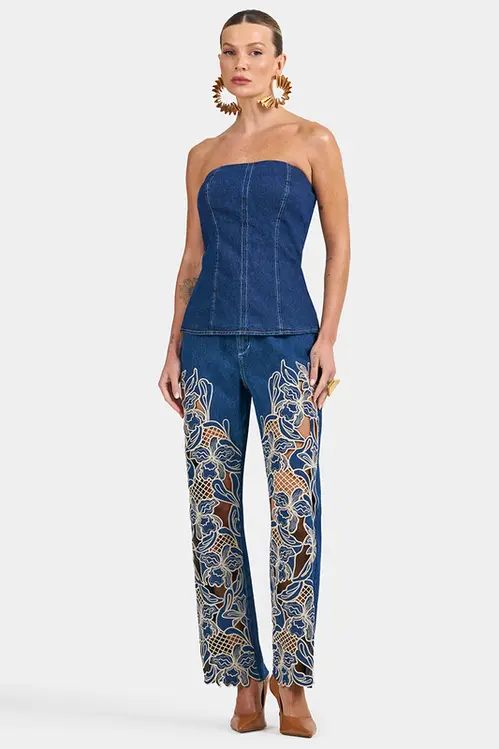 Calça Jeans Maria Reta com Bordados Richelieu Feminina CJM5437