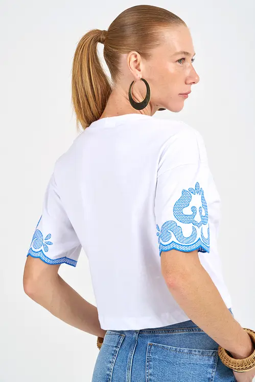 T-Shirt com Manga Borbada Feminina TM5705