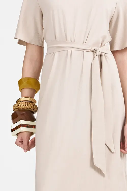 Vestido Midi Liso com Manga Godê Femino VP5639