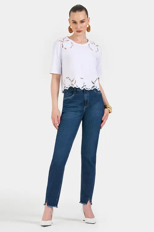 T-Shirt com Bordado Floral Feminino TM5469