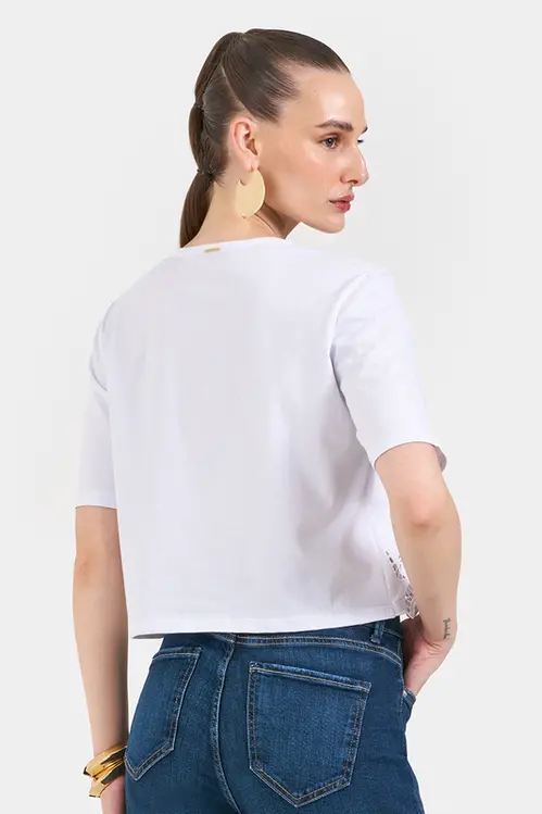 T-Shirt com Bordado Floral Feminino TM5469