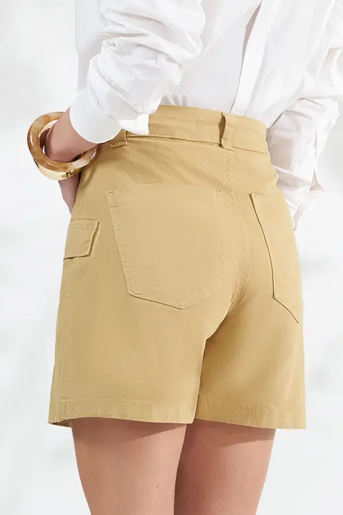 Shorts Saia Sarja Alfaiataria Feminina HLM5827